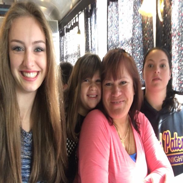 Profile Picture of Lynn Decker Roe (@@lynndeckerroe) on Tiktok