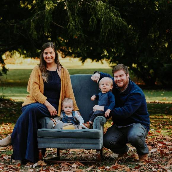 Profile Picture of Hannah Schneider (@hannahschneids) on Poshmark