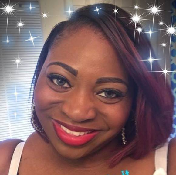 Profile Picture of Quovadia Speakman (@poshly_diva) on Poshmark