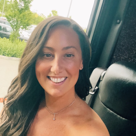 Profile Picture of Gina Strippoli (@gstrippoli8) on Poshmark