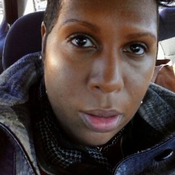 Profile Picture of Carlisa Williams (@sevyrochers1456) on Poshmark