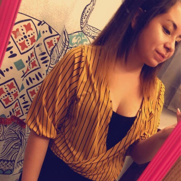 Profile Picture of Alexis Gonzales (@lexx_marie23) on Poshmark