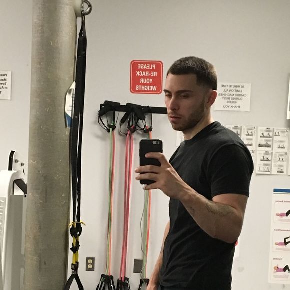 Profile Picture of Scott Almeida (@dougalmeidaa89) on Poshmark
