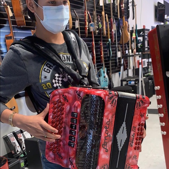 Profile Picture of Eric Cantu (@ericcantu26) on Poshmark