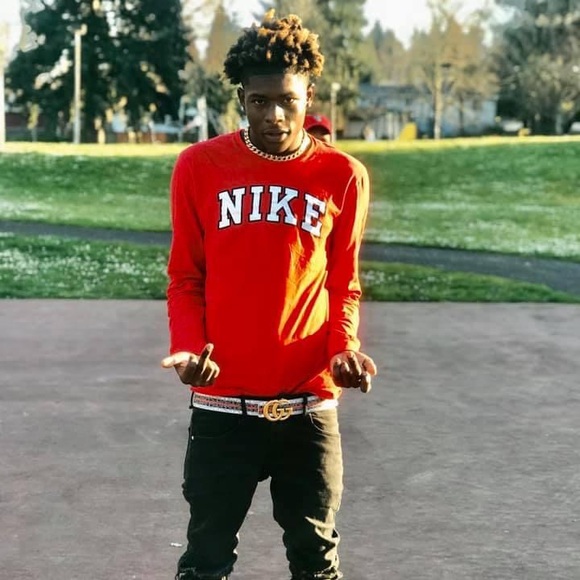 Profile Picture of Ladarius Collins (@detrelloutdacut) on Poshmark