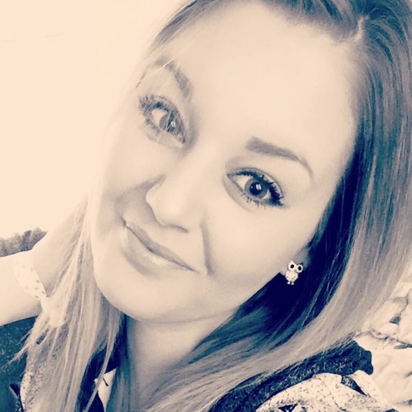 Profile Picture of Catherine Martin (@catherinemar138) on Poshmark