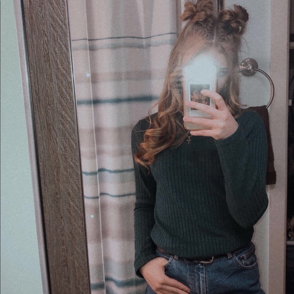 Profile Picture of Kylee Jordan (@kyjordannn) on Poshmark