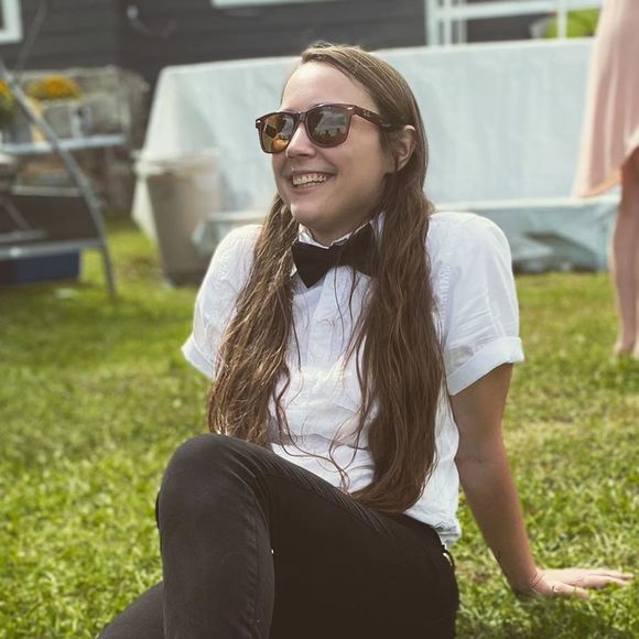 Profile Picture of Sarah Vink (@vinkfloyd420) on Poshmark