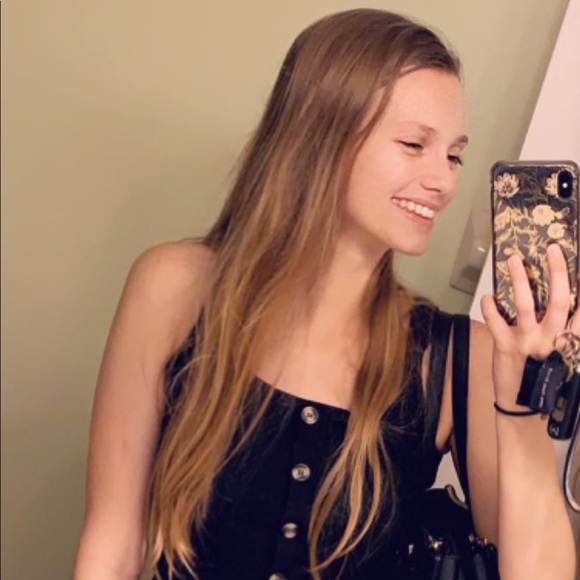 Lilli Stoneman - Poshmark Profile Picture of Lilli Stoneman (@lilli329) on Poshmark