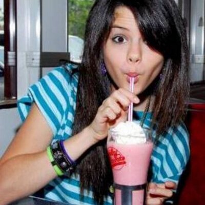 Profile Picture of Amanda Keil (@mileymeeter) on Twitter