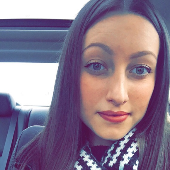 Profile Picture of Alexa Morgan (@ahmorgan95) on Poshmark