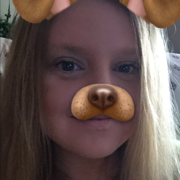 Profile Picture of Nicole Marks (@nmmarks) on Poshmark