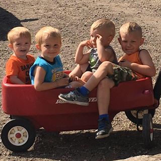 Violet A Barlow Hammon - Facebook Profile Picture of Violet A Barlow Hammon (@violeta.barlow.3) on Facebook