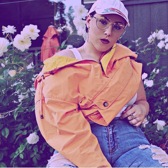 Profile Picture of Jasmine Castle (@jasminezink22) on Poshmark