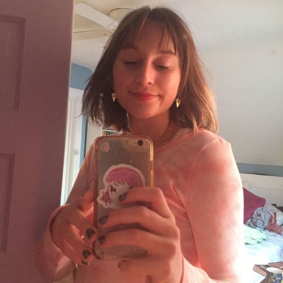 Profile Picture of Eva joanne Shellabarger (@evajoanne26) on Poshmark