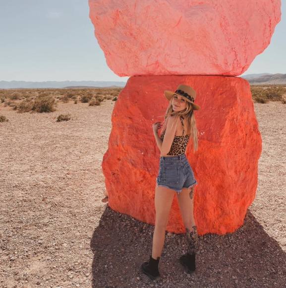 Profile Picture of Brittany Devore (@britterflys) on Poshmark