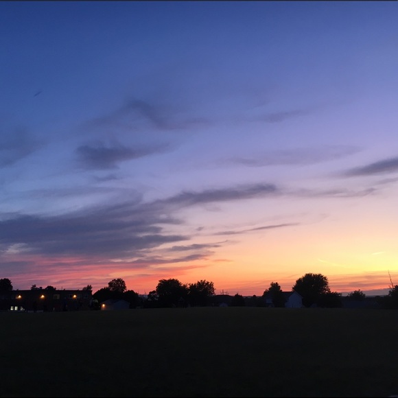 Profile Picture of Leah Bradley (@leahbradleyy) on Poshmark