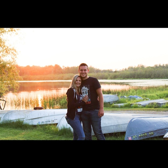 Melissa Leduc - Poshmark Profile Picture of Melissa Leduc (@mmleduc) on Poshmark