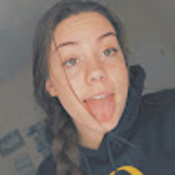 Kaelyn Dashney - Poshmark Profile Picture of Kaelyn Dashney (@kaelyn_dashney) on Poshmark