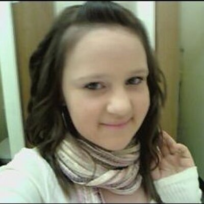 Profile Picture of Laura Watts (@CandyKissx3) on Twitter