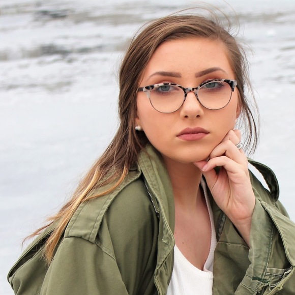 Profile Picture of Sara Mccoin (@mccoinsara) on Poshmark