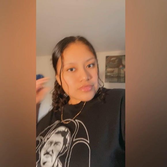 Profile Picture of Marilynn Carrillo (@shhzhs) on Poshmark