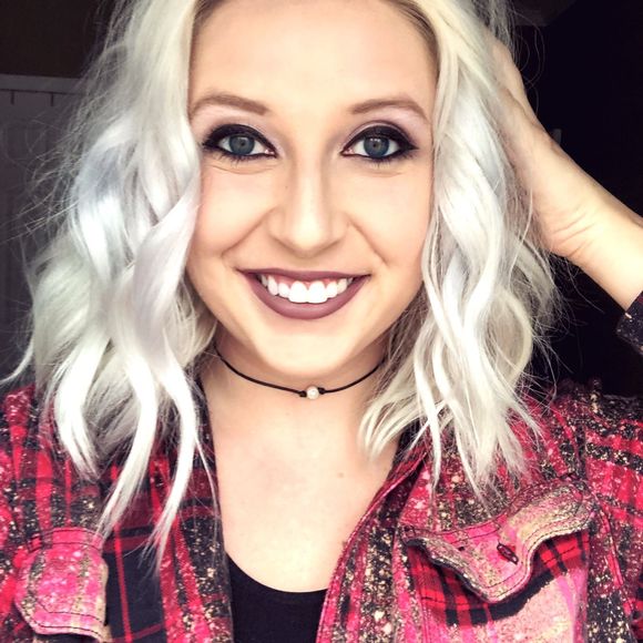 Profile Picture of Karly Kitterlin (@krazykarly012) on Poshmark