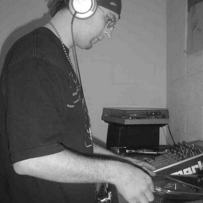 Profile Picture of Aaron Alter (@DirtySouthDJ) on Twitter