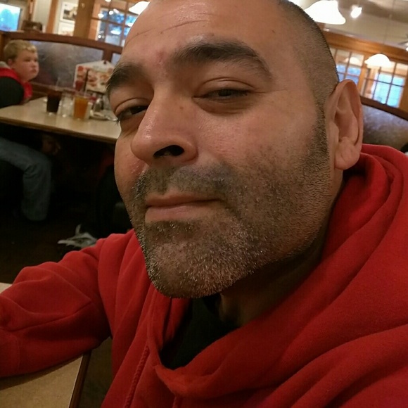 Profile Picture of Daniel Tenorio (@dtenorio) on Poshmark