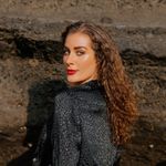 Profile Picture of Liz Kenney (@lizarinaa) on Instagram