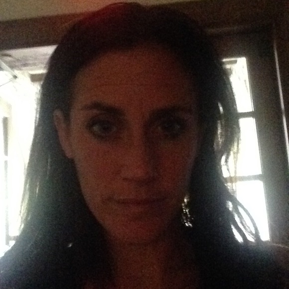 Profile Picture of Tami Dimmerman (@tamieliz) on Poshmark