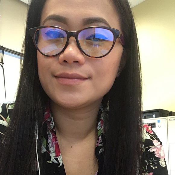 Profile Picture of Michelle Surdick (@lady8kiana) on Poshmark