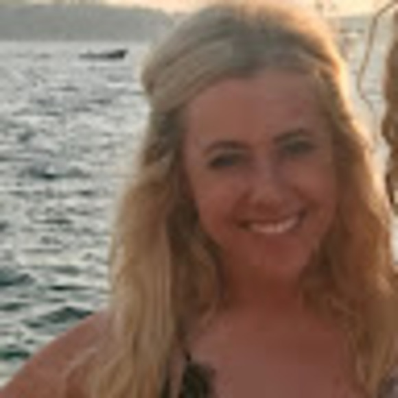 Profile Picture of Kendall Getts (@kendallgetts1) on Poshmark