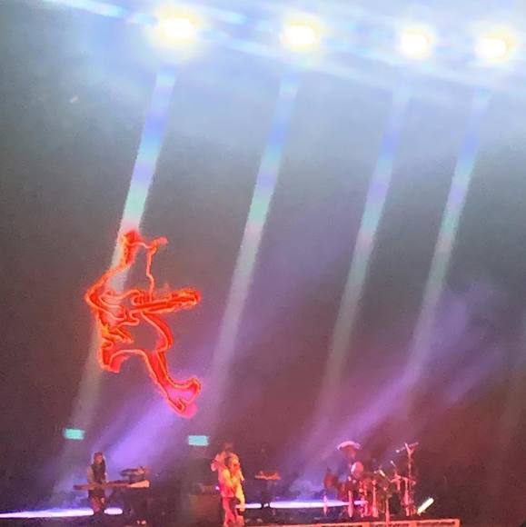 Profile Picture of Isabelle Perry (@isabelleperr359) on Poshmark