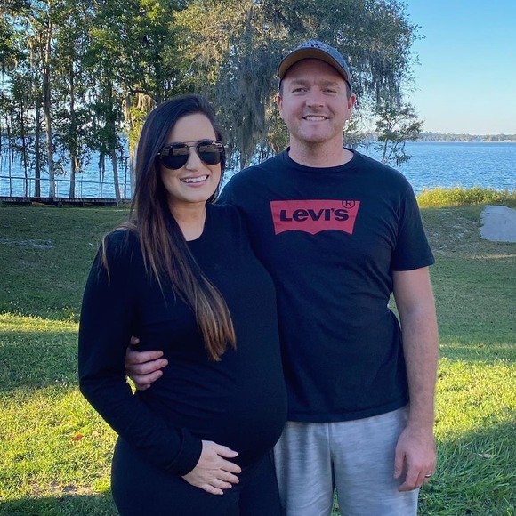 Profile Picture of Sara Hathy (@sara_hathy) on Poshmark