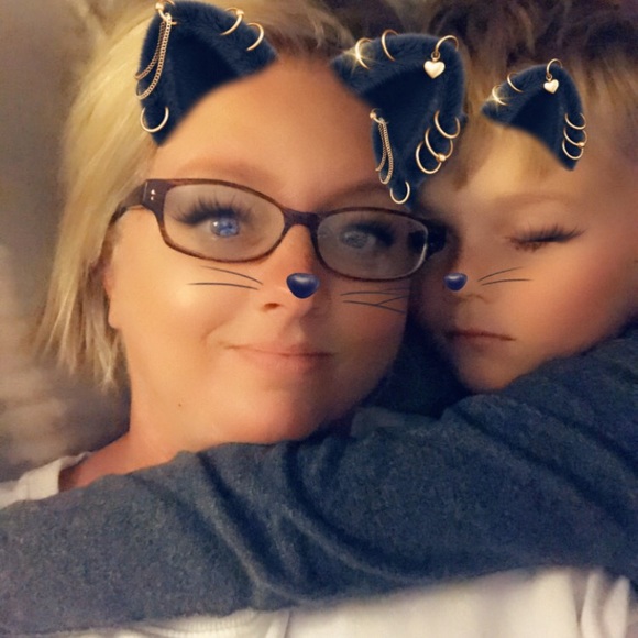 Profile Picture of Randi Olson (@ranlindsey) on Poshmark