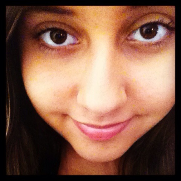 Profile Picture of Joelle Gagne (@joellehgagne) on Poshmark