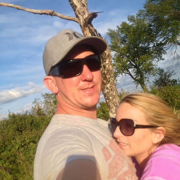 Profile Picture of Dustin Knutson (@yumfiddlehead) on Poshmark