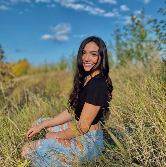 Profile Picture of Justine Blanchette (@justineblanchet) on Poshmark