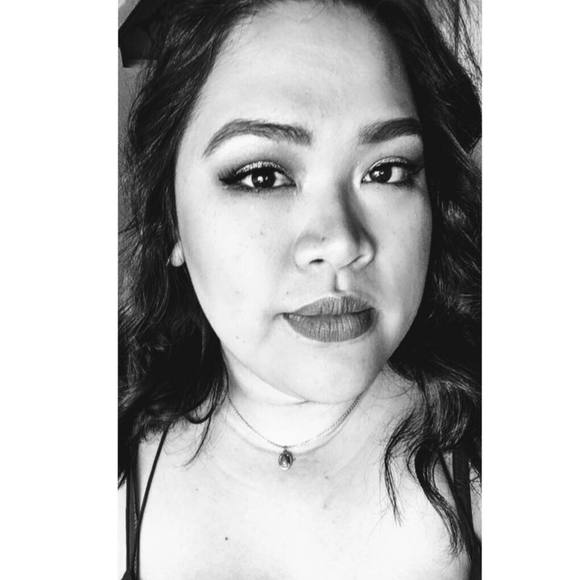 Andrea Evangelista - Poshmark Profile Picture of Andrea Evangelista (@dreadreamae) on Poshmark