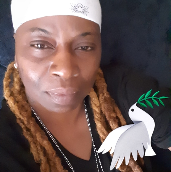 Profile Picture of Sabrina Harvin (@sabrinaharvin) on Poshmark