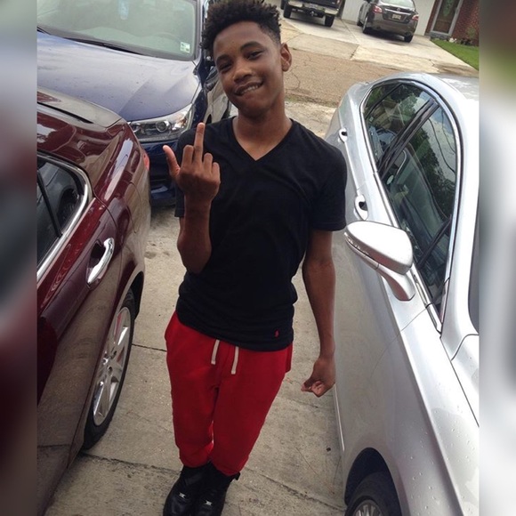 Dexter Burrell - Poshmark Profile Picture of Dexter Burrell (@morelikedex) on Poshmark