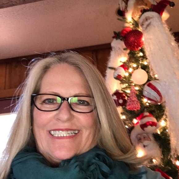 Profile Picture of Trudy Simms (@tasimms) on Poshmark