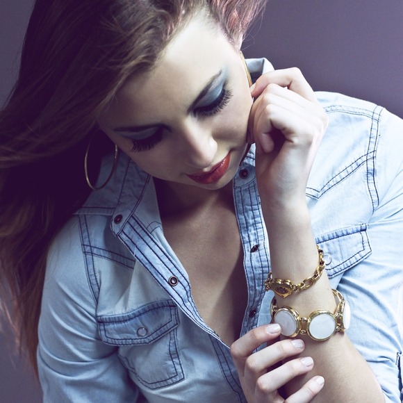 Profile Picture of Charlene Fiehler (@charlenestl) on Poshmark