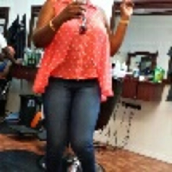 Profile Picture of Vida Agyeiwaa (@vidash) on Poshmark