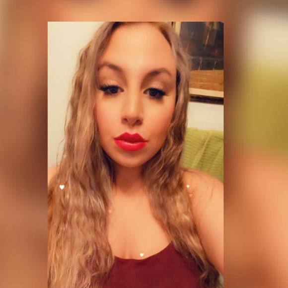 Profile Picture of Alessandra Aimone (@a_aimone) on Poshmark