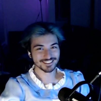 Profile Picture of Mads (@hules_floof) on Twitter