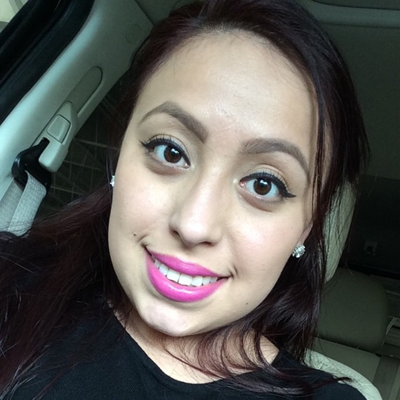Profile Picture of Christy Esquivel (@esquivelc4) on Poshmark