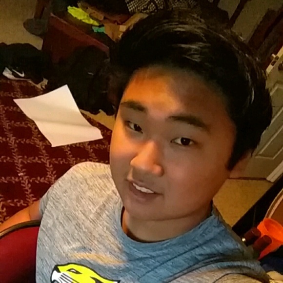 Profile Picture of Zach Rhoten (@mindynasty) on Poshmark