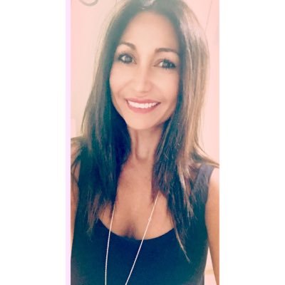 Profile Picture of Natacha (@natachamimaud) on Twitter